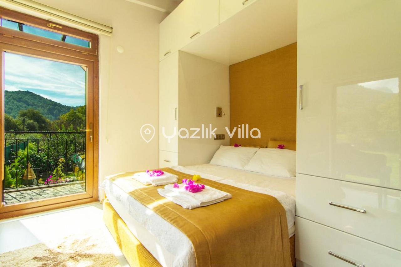 Villa Ares