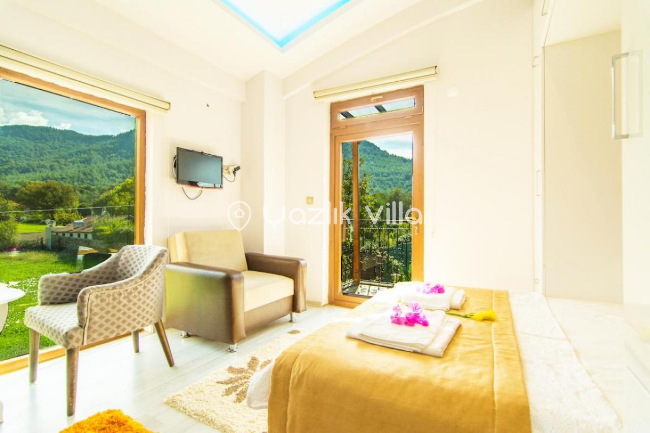 Villa Ares