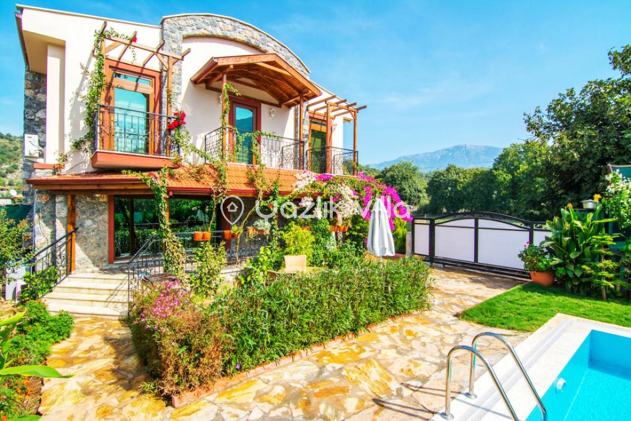 Villa Ares