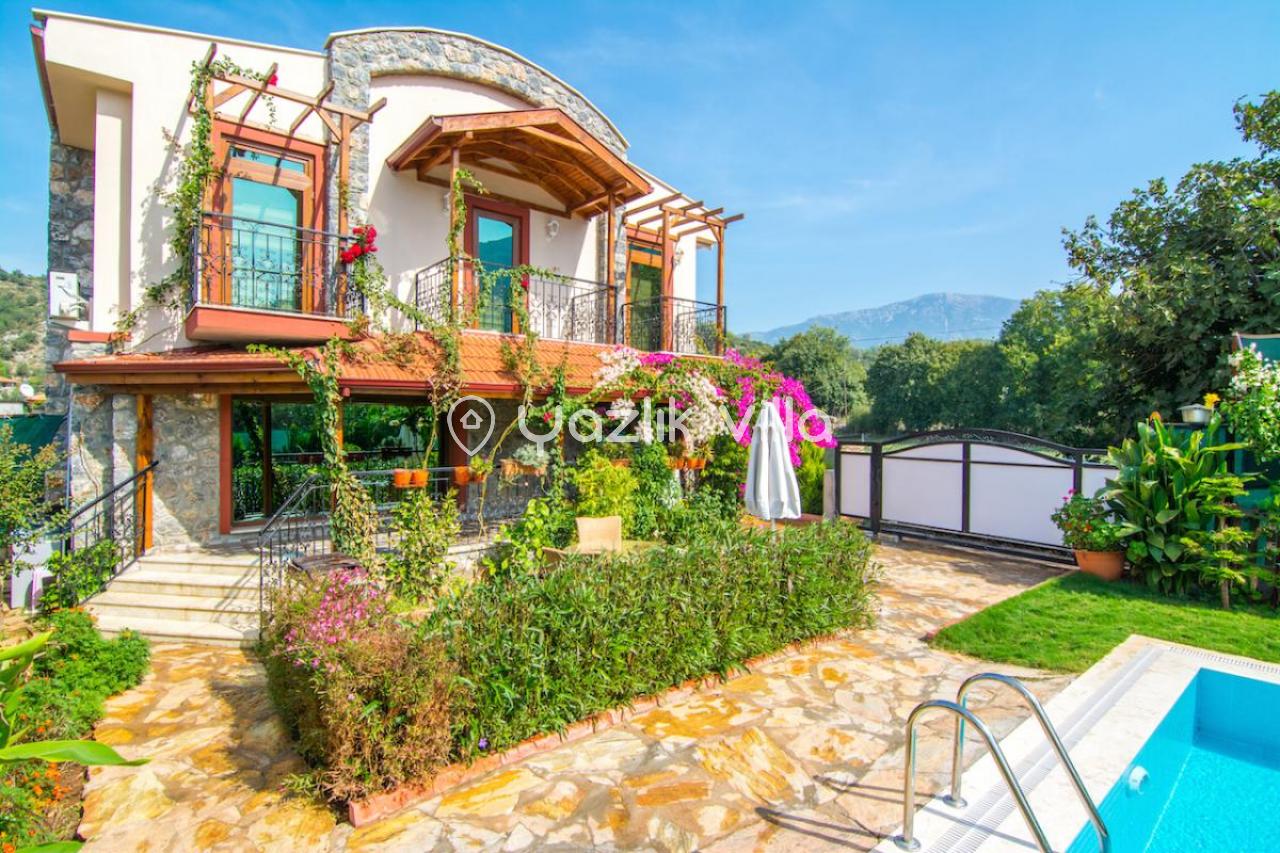 Villa Ares