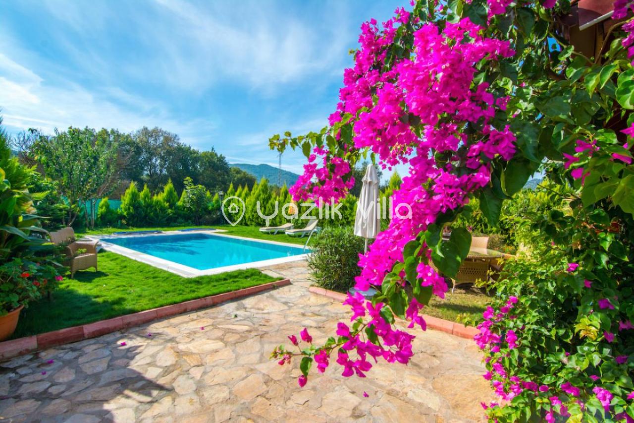 Villa Ares