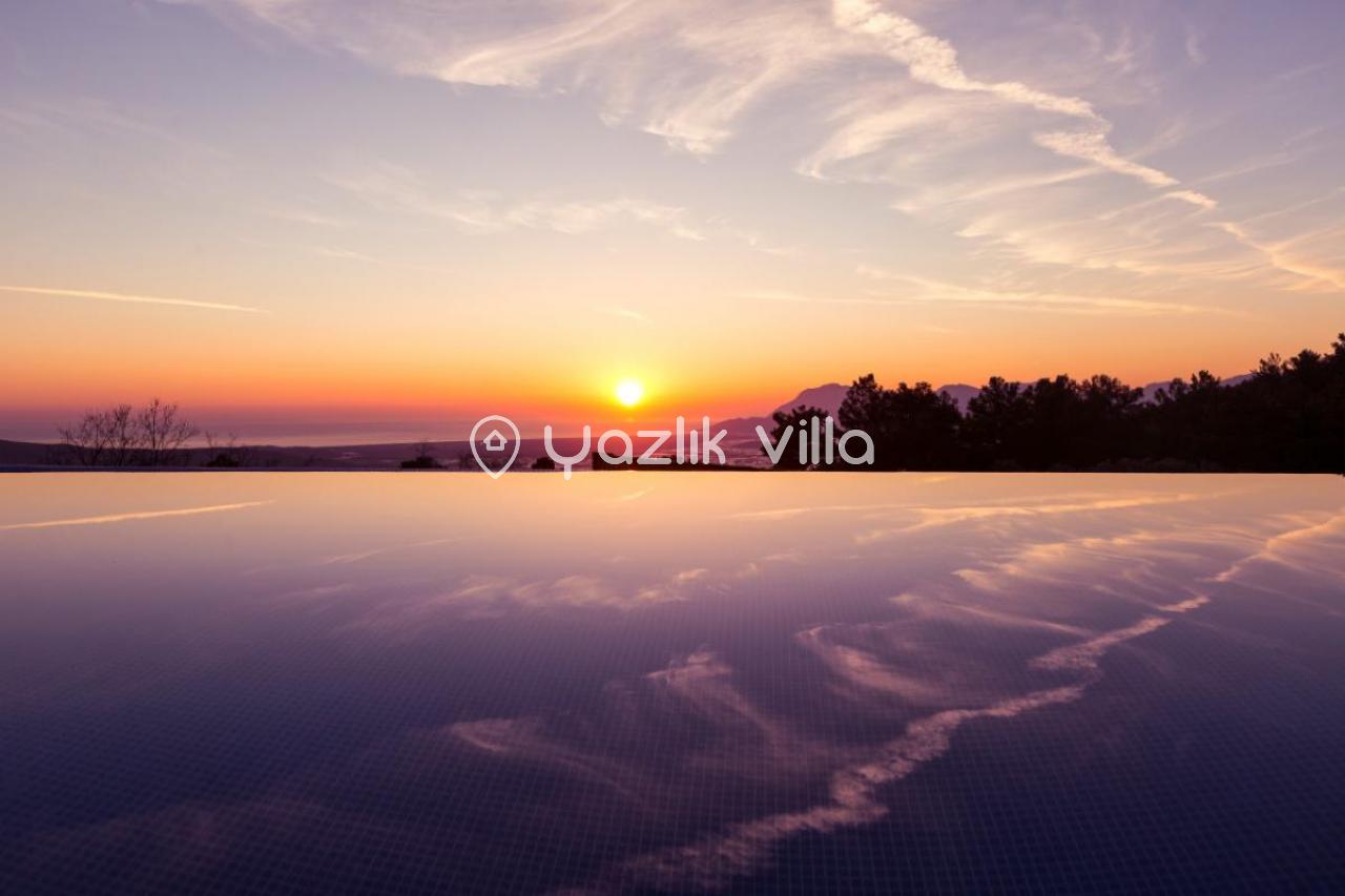 Villa Almira